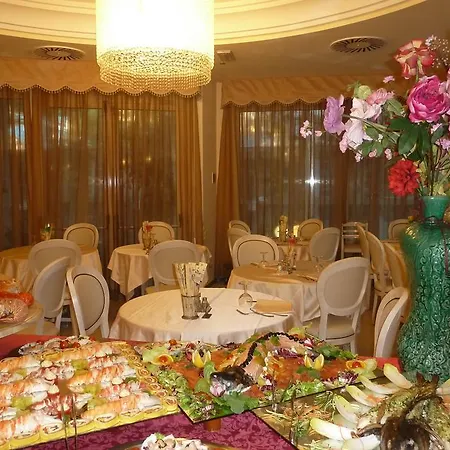 Astra Hotell 3*